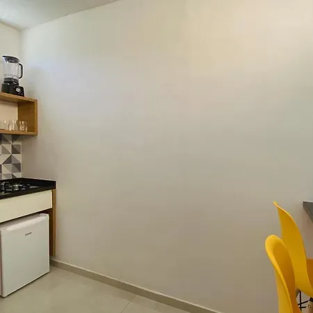 Kalug - Estúdio IDEAL PARA CASAL com AR, secador de cabelo, NETFLIX e WI-FI 200mbps na PRAIA DOS MILIONÁRIOS Ilhéus Exterior foto